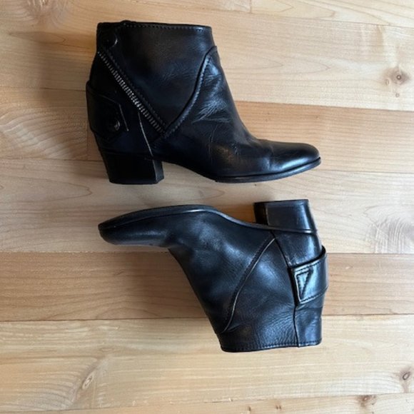 GOLDEN GOOSE "Charlotte" wedge black leather ankle booties - IT37 - Picture 1 of 9